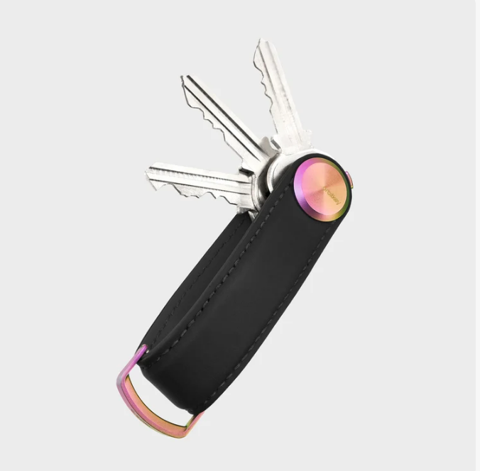 Sacas la llave con el pulgar, en un segundo